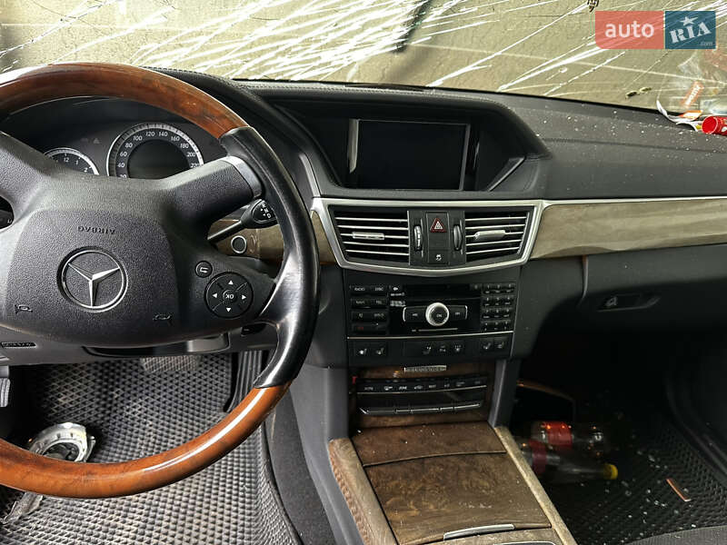 Універсал Mercedes-Benz E-Class 2010 в Звягелі фото 7 Універсал Mercedes-Benz E-Class 2010 в Звягелі