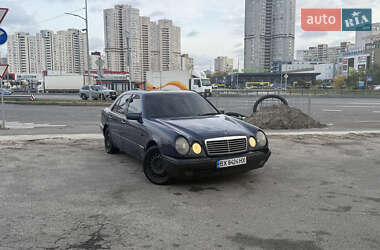 Седан Mercedes-Benz E-Class 1999 в Киеве