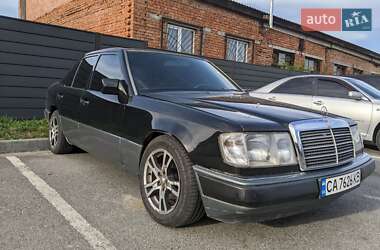 Седан Mercedes-Benz E-Class 1993 в 