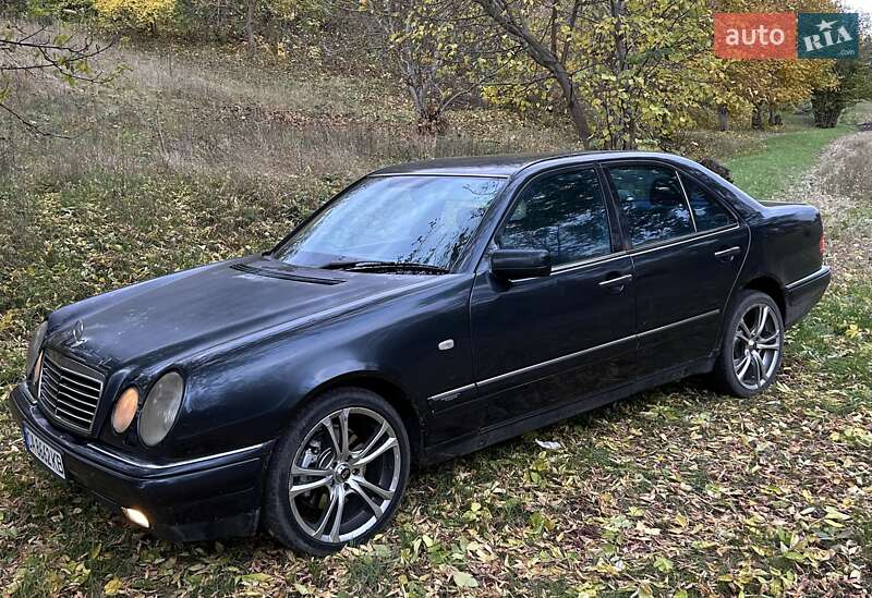 Седан Mercedes-Benz E-Class 1997 в Умані