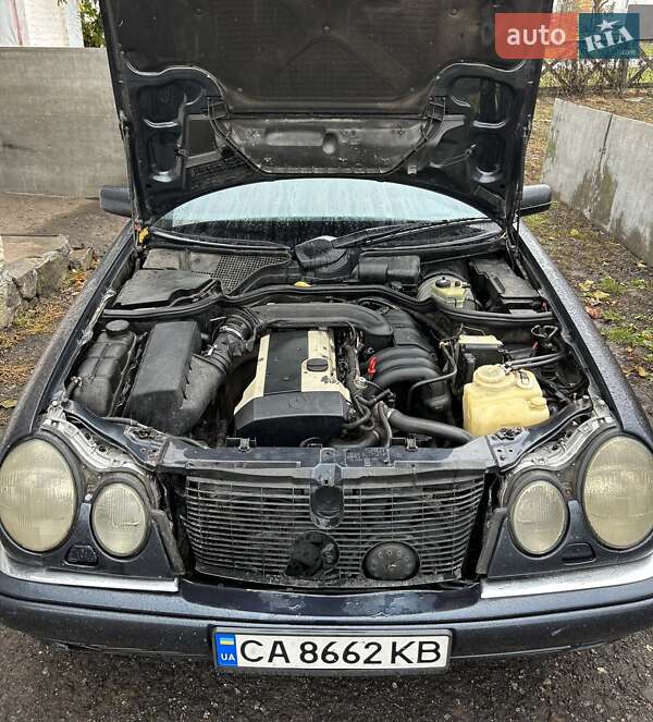 Седан Mercedes-Benz E-Class 1997 в Умані