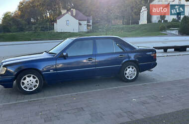 Седан Mercedes-Benz E-Class 1989 в 
