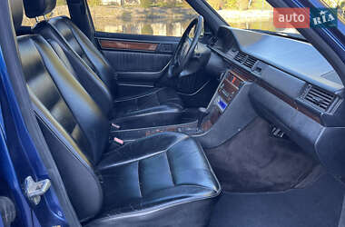 Седан Mercedes-Benz E-Class 1989 в 