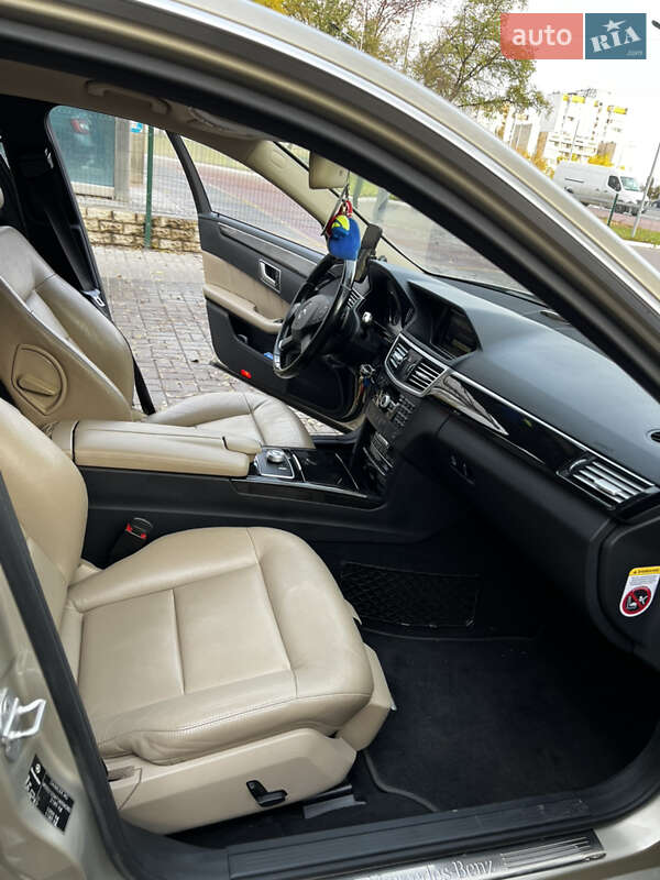 Седан Mercedes-Benz E-Class 2011 в Києві