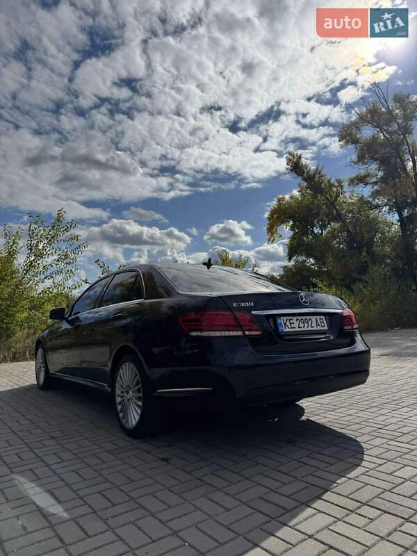 Седан Mercedes-Benz E-Class 2015 в Дніпрі