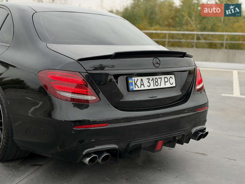 Седан Mercedes-Benz E-Class 2017 в Києві