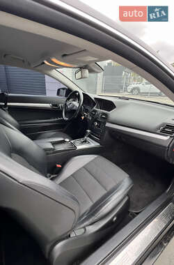 Купе Mercedes-Benz E-Class 2010 в 