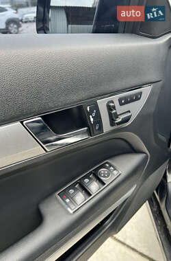 Купе Mercedes-Benz E-Class 2010 в 