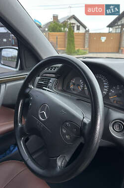 Универсал Mercedes-Benz E-Class 2002 в  фото 19 Универсал Mercedes-Benz E-Class 2002 в