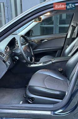 Универсал Mercedes-Benz E-Class 2003 в  фото 6 Универсал Mercedes-Benz E-Class 2003 в