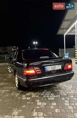 Седан Mercedes-Benz E-Class 2000 в 
