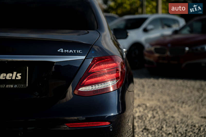 Седан Mercedes-Benz E-Class 2016 в Черновцах