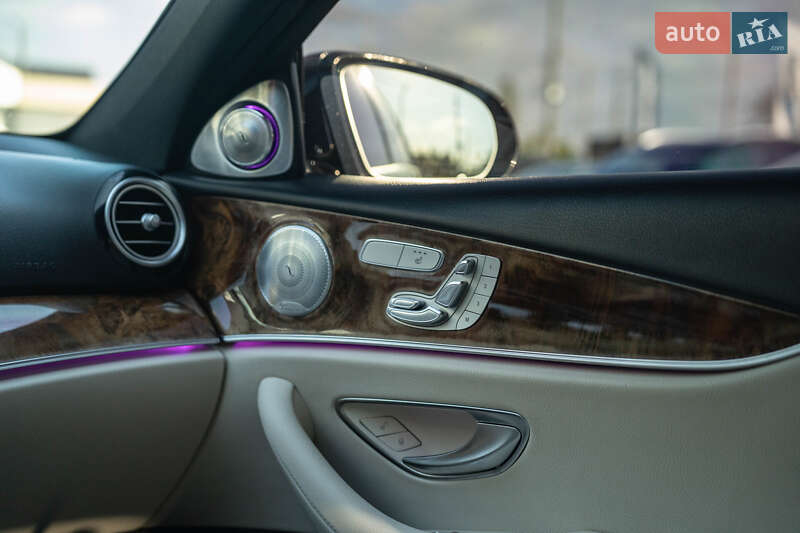 Седан Mercedes-Benz E-Class 2016 в Черновцах