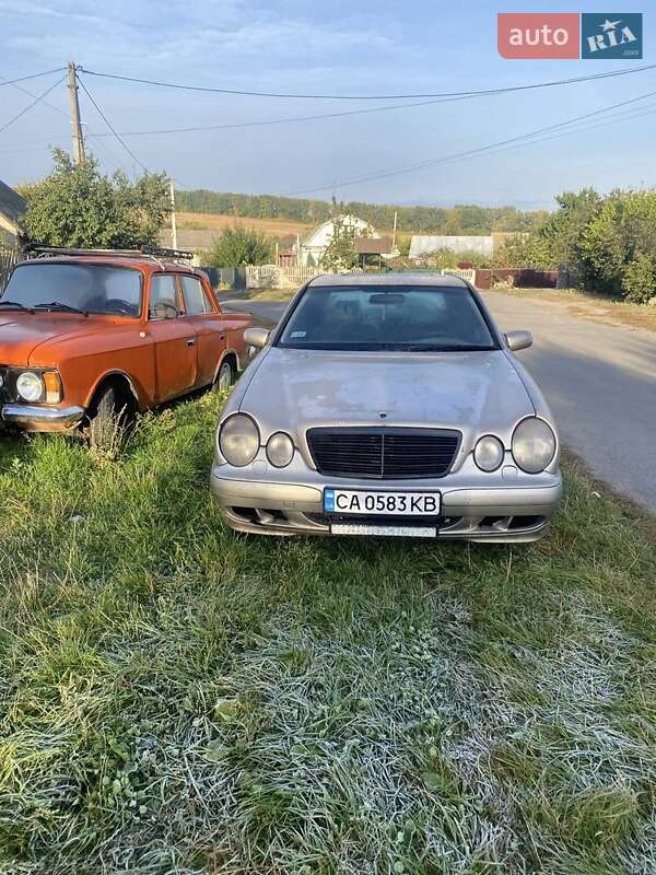 Седан Mercedes-Benz E-Class 1999 в Умани фото Седан Mercedes-Benz E-Class 1999 в Умани