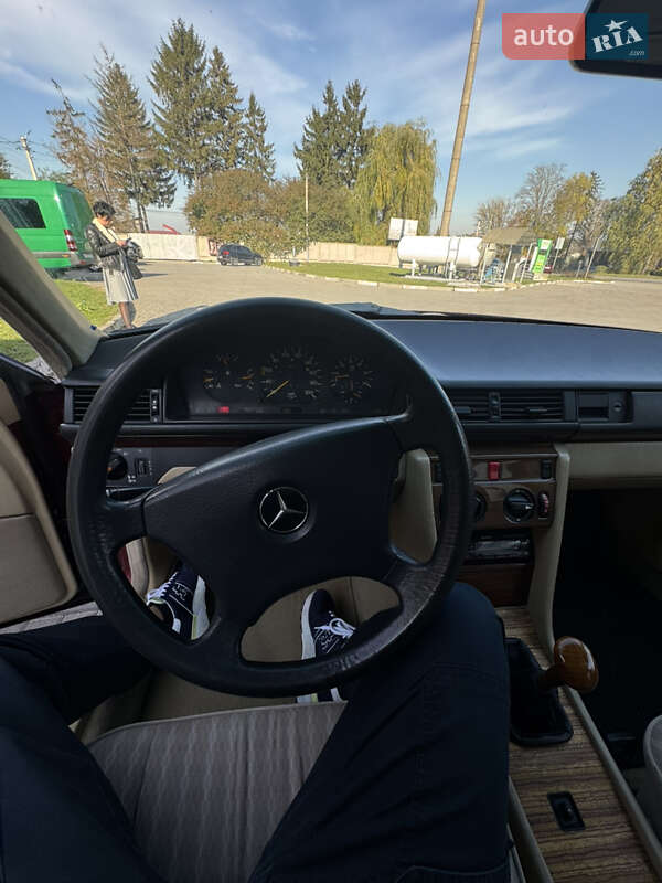 Седан Mercedes-Benz E-Class 1990 в Тернополе фото 10 Седан Mercedes-Benz E-Class 1990 в Тернополе