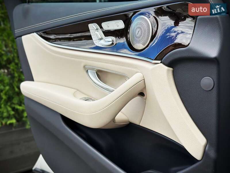 Седан Mercedes-Benz E-Class 2022 в Киеве