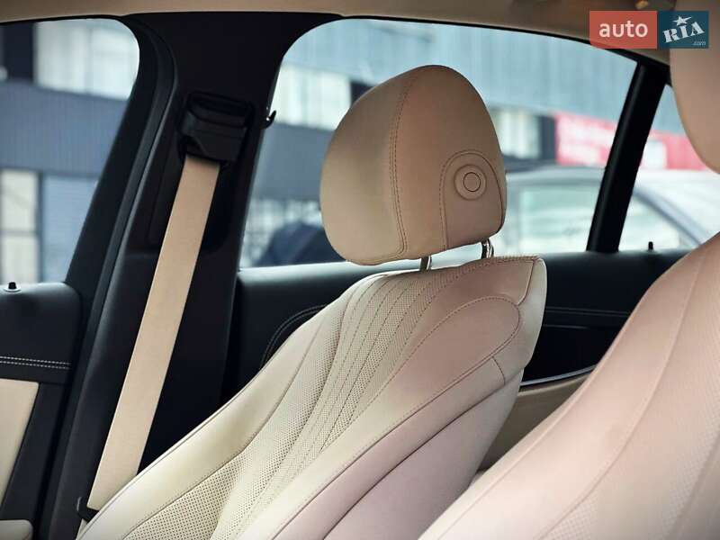 Седан Mercedes-Benz E-Class 2022 в Киеве