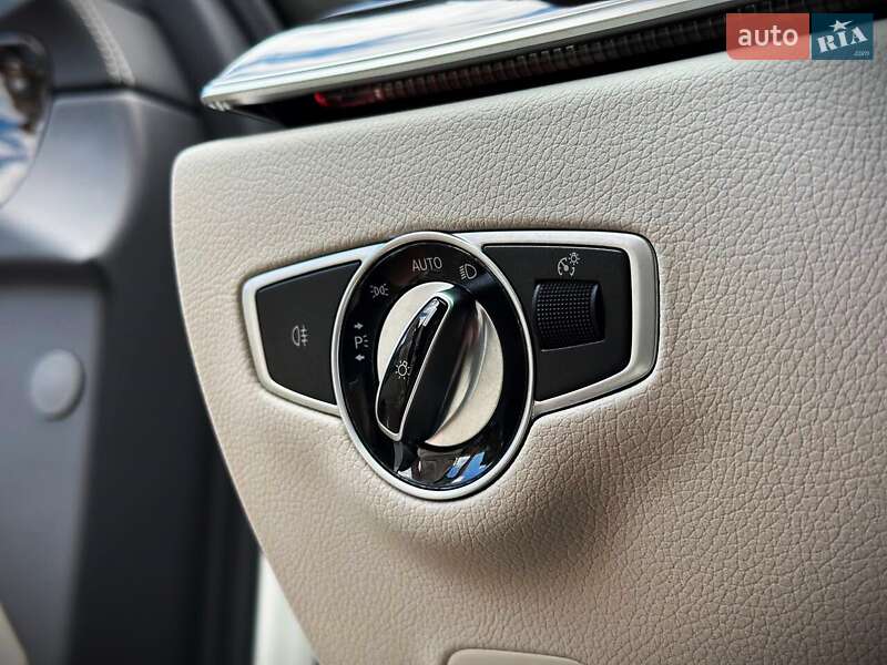 Седан Mercedes-Benz E-Class 2022 в Киеве