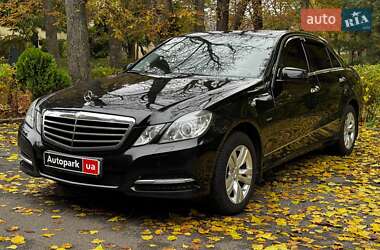 Седан Mercedes-Benz E-Class 2010 в Киеве