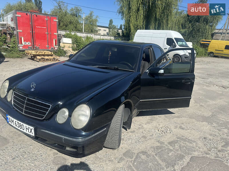 Mercedes-Benz E-Class 2000 Mercedes-Benz E-Class 2000