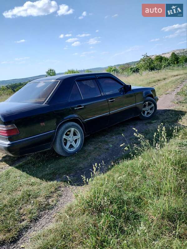 Седан Mercedes-Benz E-Class 1994 в Каменец-Подольском
