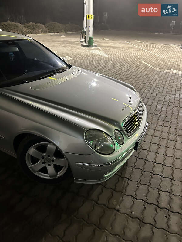 Седан Mercedes-Benz E-Class 2005 в Піщанці