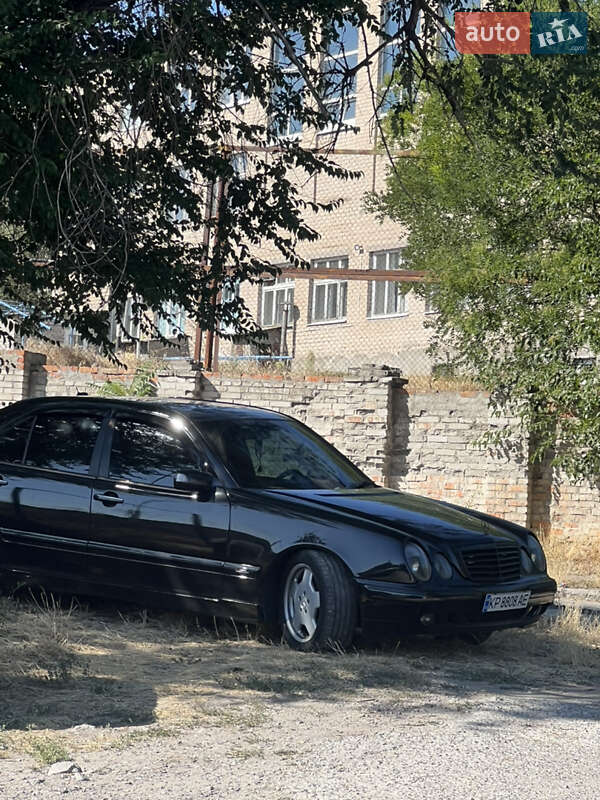 Седан Mercedes-Benz E-Class 2001 в Запоріжжі