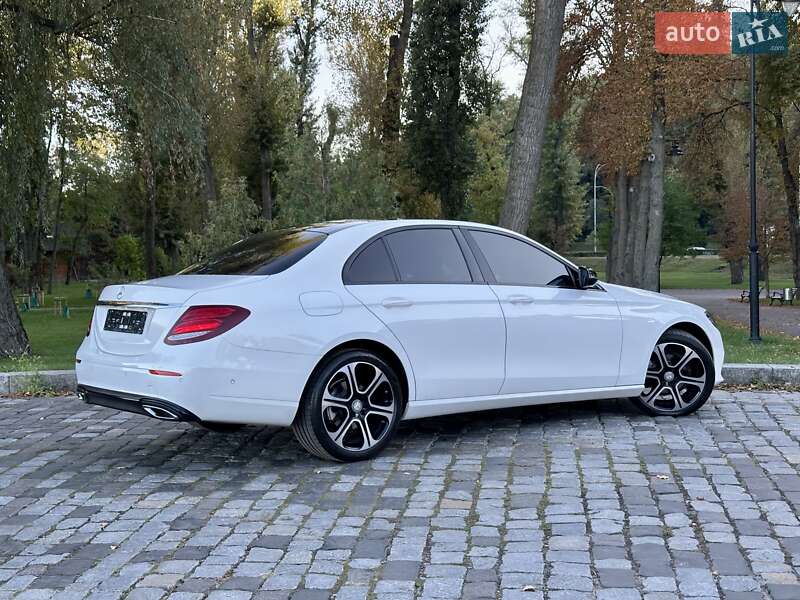 Седан Mercedes-Benz E-Class 2016 в Киеве фото 52 Седан Mercedes-Benz E-Class 2016 в Киеве