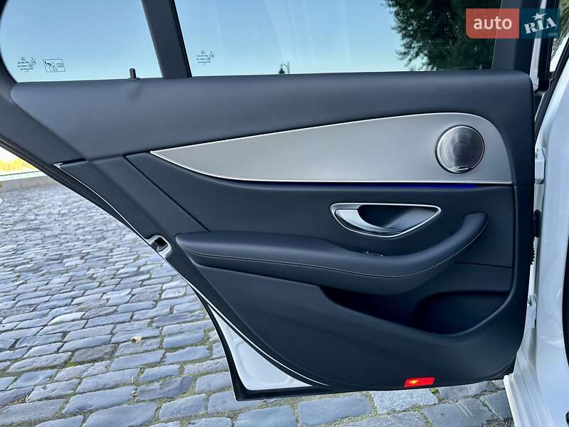 Седан Mercedes-Benz E-Class 2016 в Киеве фото 105 Седан Mercedes-Benz E-Class 2016 в Киеве