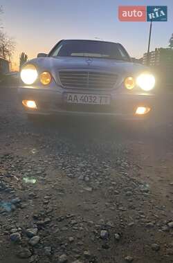 Седан Mercedes-Benz E-Class 2001 в Виннице