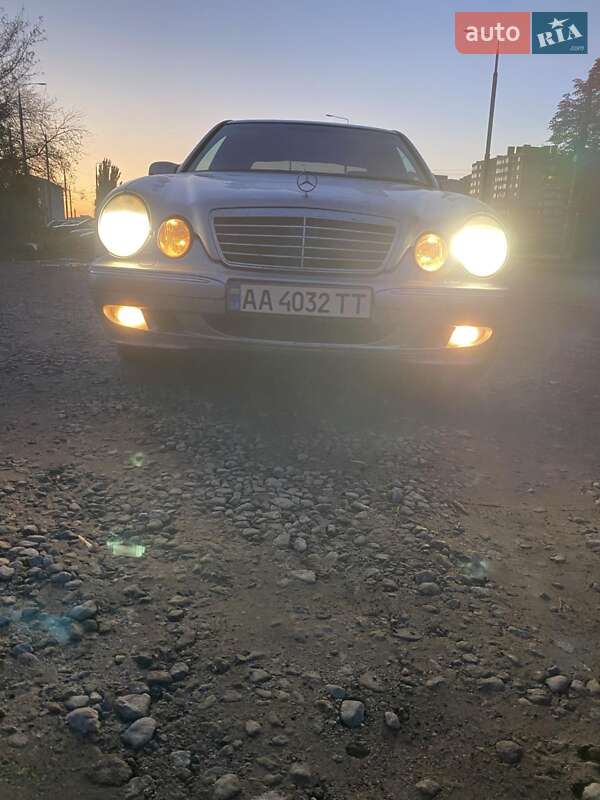 Mercedes-Benz E-Class 2001