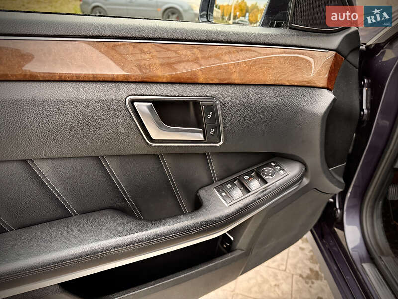 Седан Mercedes-Benz E-Class 2015 в Львове фото 25 Седан Mercedes-Benz E-Class 2015 в Львове