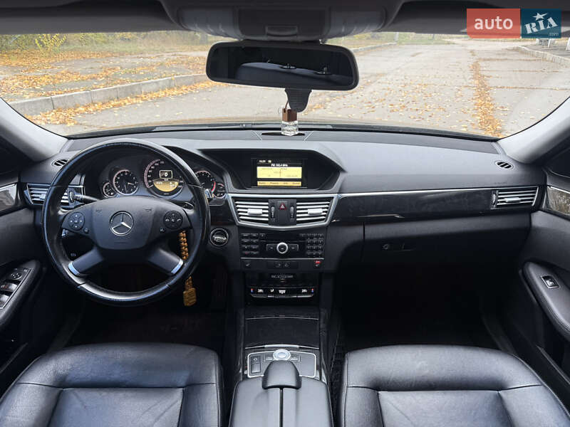 Седан Mercedes-Benz E-Class 2011 в Смілі фото 37 Седан Mercedes-Benz E-Class 2011 в Смілі