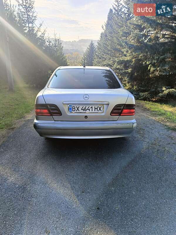 Седан Mercedes-Benz E-Class 2000 в Тернополе