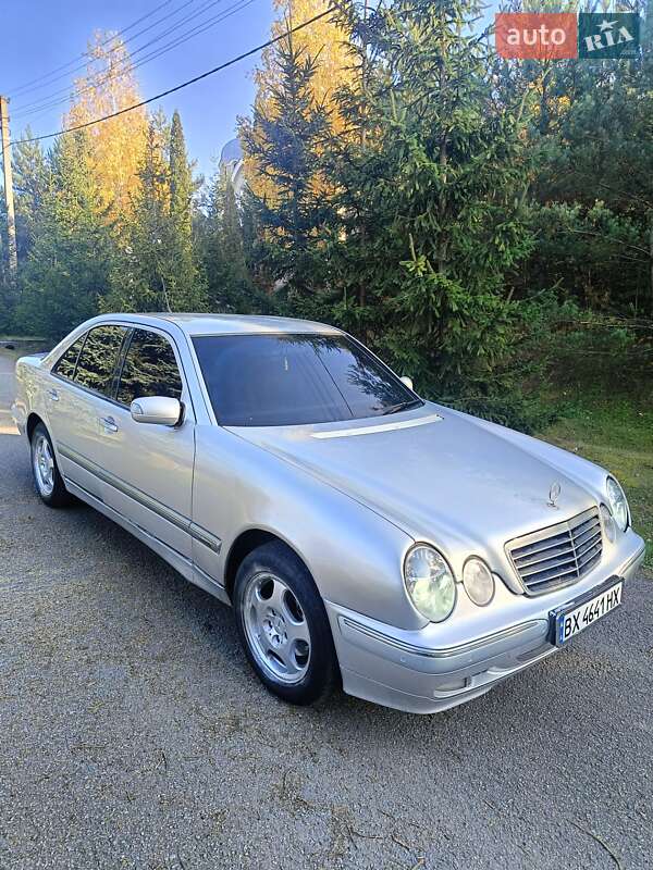 Седан Mercedes-Benz E-Class 2000 в Тернополе