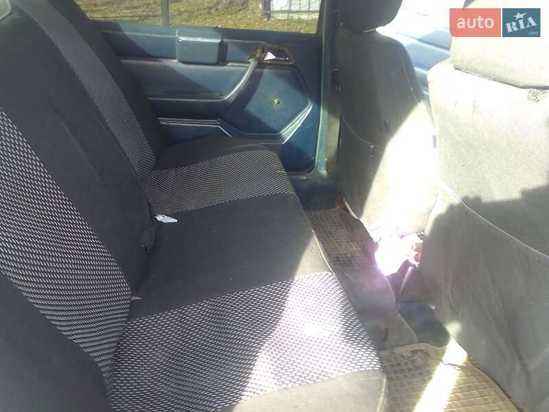 Седан Mercedes-Benz E-Class 1990 в Зенькове фото 4 Седан Mercedes-Benz E-Class 1990 в Зенькове