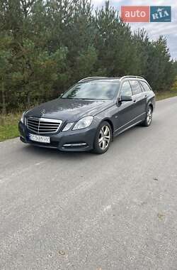 Универсал Mercedes-Benz E-Class 2012 в Львове