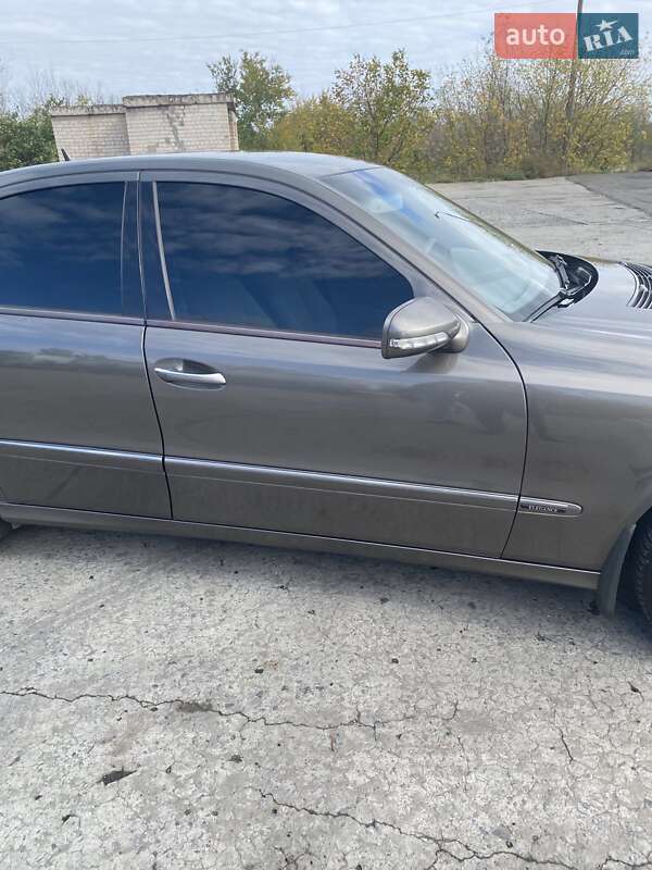 Седан Mercedes-Benz E-Class 2007 в Кривом Роге