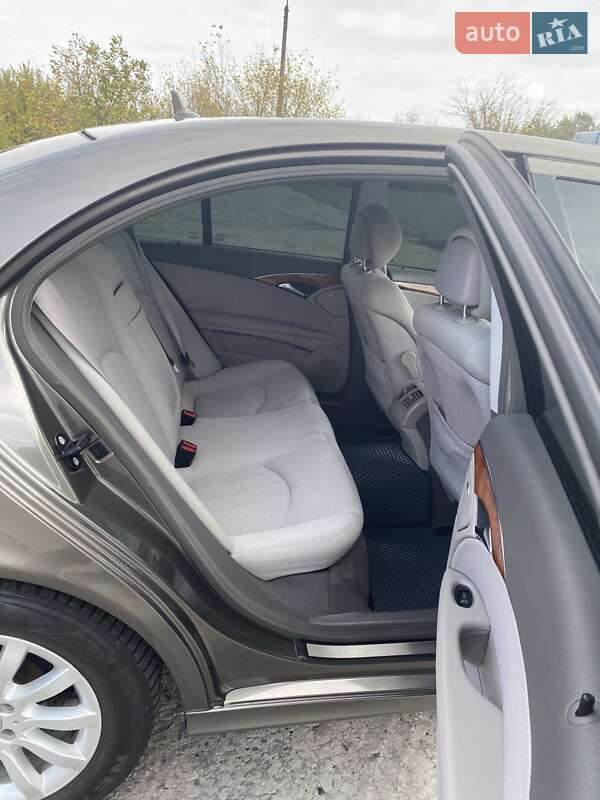 Седан Mercedes-Benz E-Class 2007 в Кривом Роге