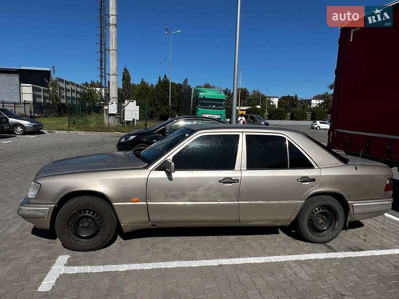 Седан Mercedes-Benz E-Class 1986 в Полтаві фото 2 Седан Mercedes-Benz E-Class 1986 в Полтаві