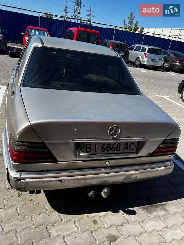 Седан Mercedes-Benz E-Class 1986 в Полтаві фото 3 Седан Mercedes-Benz E-Class 1986 в Полтаві