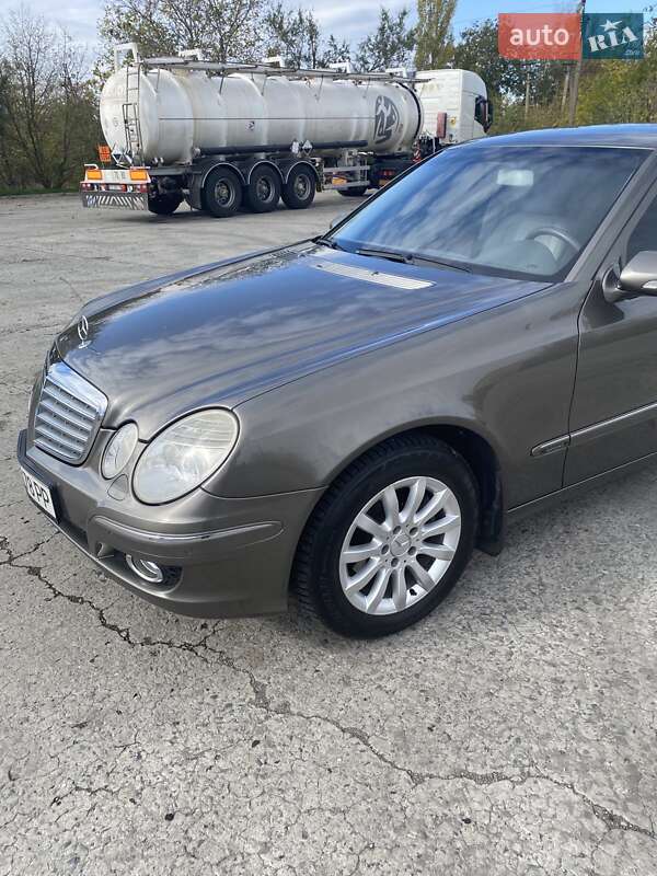 Седан Mercedes-Benz E-Class 2007 в Кривом Роге