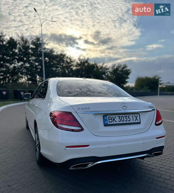 Седан Mercedes-Benz E-Class 2016 в Ровно фото 15 Седан Mercedes-Benz E-Class 2016 в Ровно