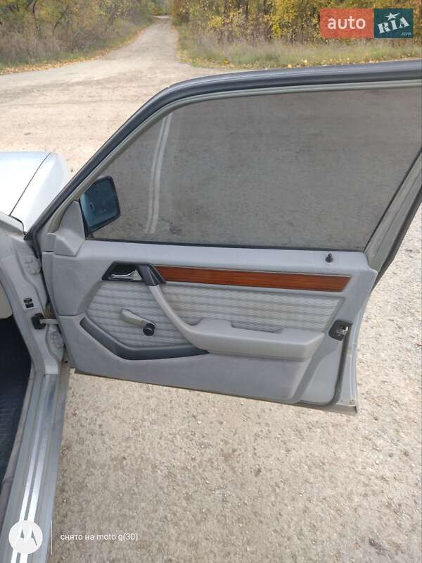 Седан Mercedes-Benz E-Class 1991 в Каменец-Подольском