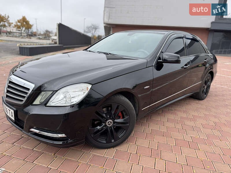 Седан Mercedes-Benz E-Class 2011 в Одессе фото Седан Mercedes-Benz E-Class 2011 в Одессе