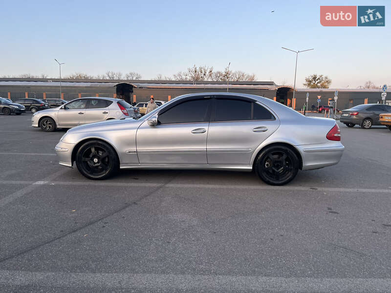 Седан Mercedes-Benz E-Class 2002 в Харькове