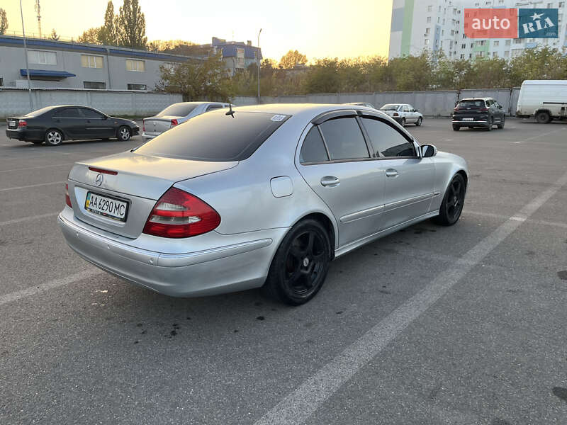 Седан Mercedes-Benz E-Class 2002 в Харькове
