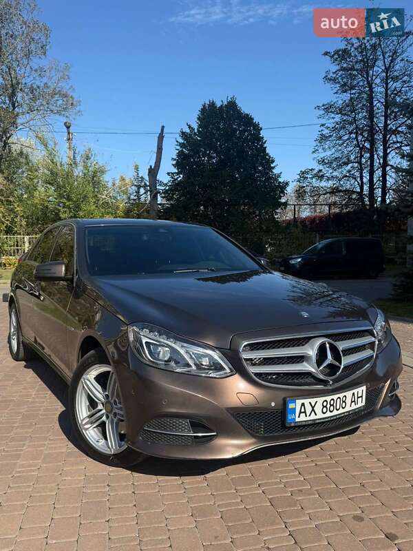 Седан Mercedes-Benz E-Class 2015 в 