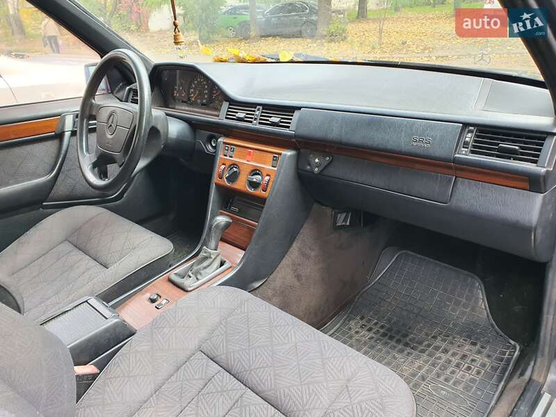 Седан Mercedes-Benz E-Class 1995 в Кривому Розі фото 11 Седан Mercedes-Benz E-Class 1995 в Кривому Розі
