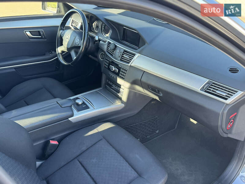 Седан Mercedes-Benz E-Class 2012 в Львові фото 35 Седан Mercedes-Benz E-Class 2012 в Львові